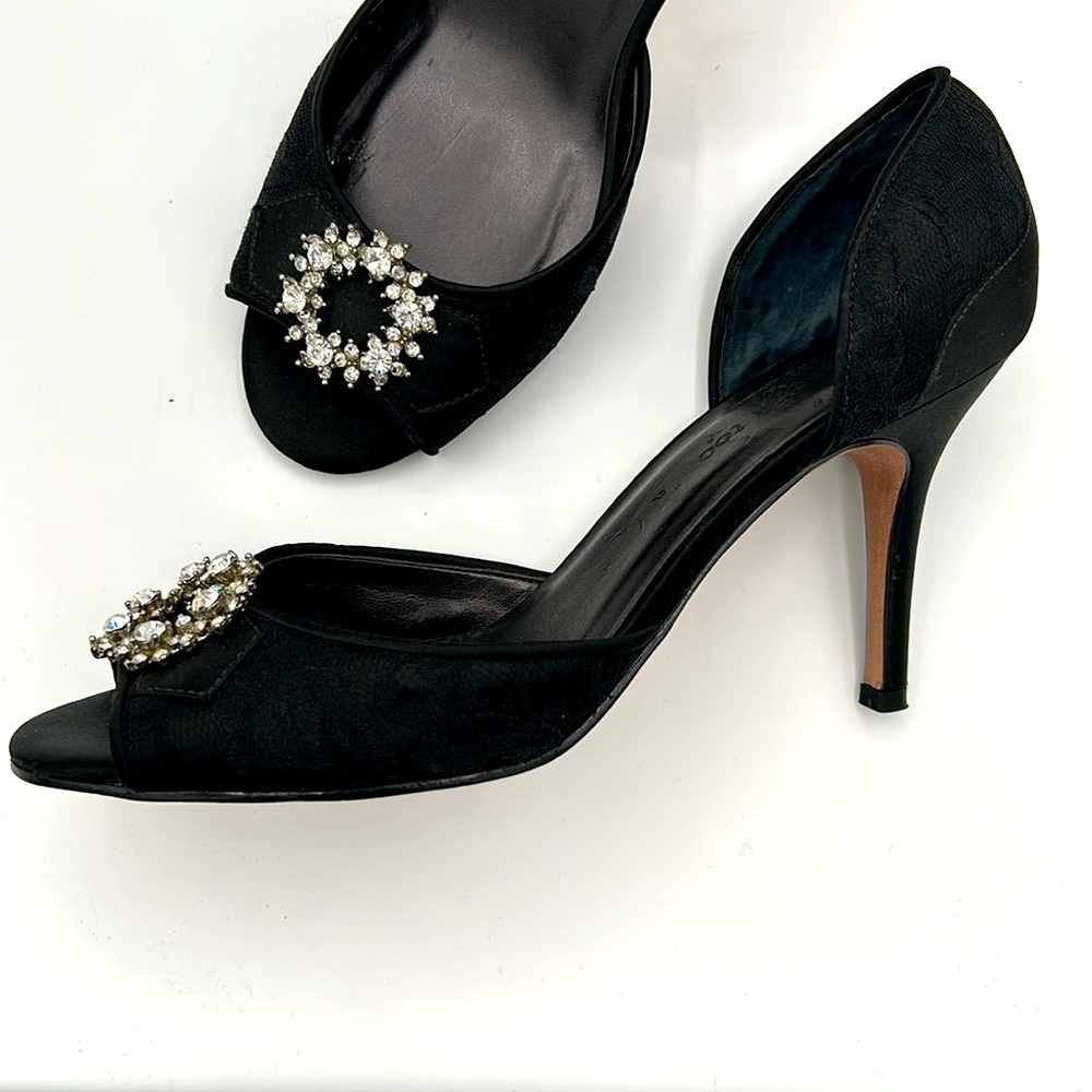 ✨✨SACHA TOO BLACK DRESSY SHOES SIZE 7.5M